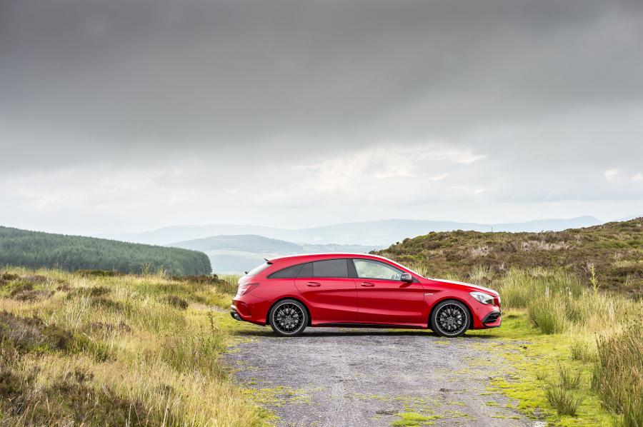  Mercedes-AMG CLA45 4Matic Shooting Brake 2016 года  (UK) (фото 2 из 26)